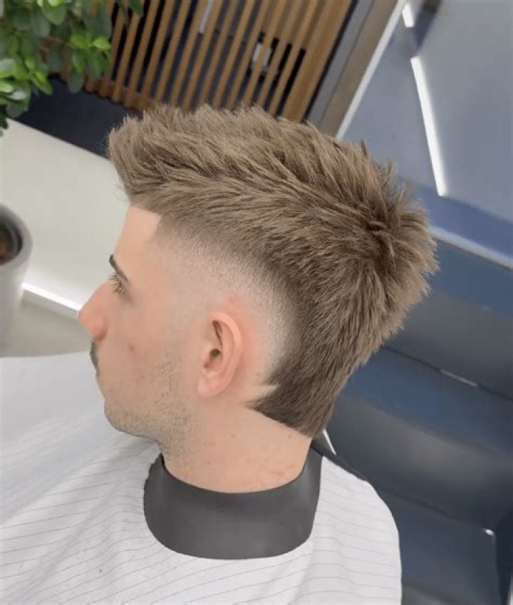 Burst Fade Mohawk: A Bold and Versatile Hair Trend